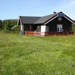 Nyaraló Pa Fjellet, Med Mange Turmuligheter ! *